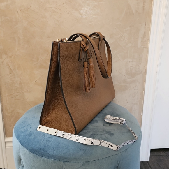 👍Tory Burch Thea shoulder tote in color moose, pebble leather and gold hardware - Picture 11 of 12